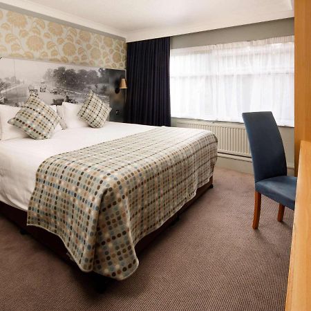 Mercure London Watford Hotel Экстерьер фото