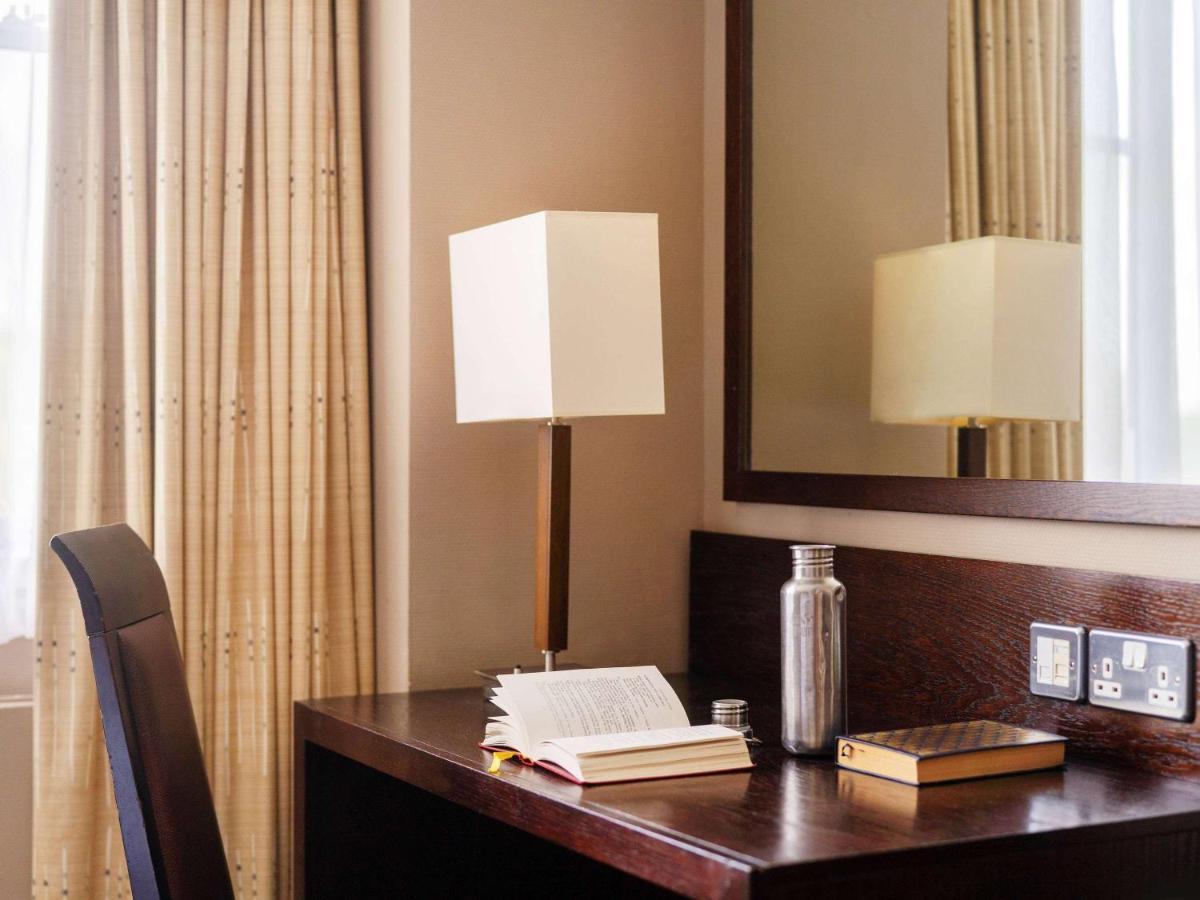 Mercure London Watford Hotel Экстерьер фото