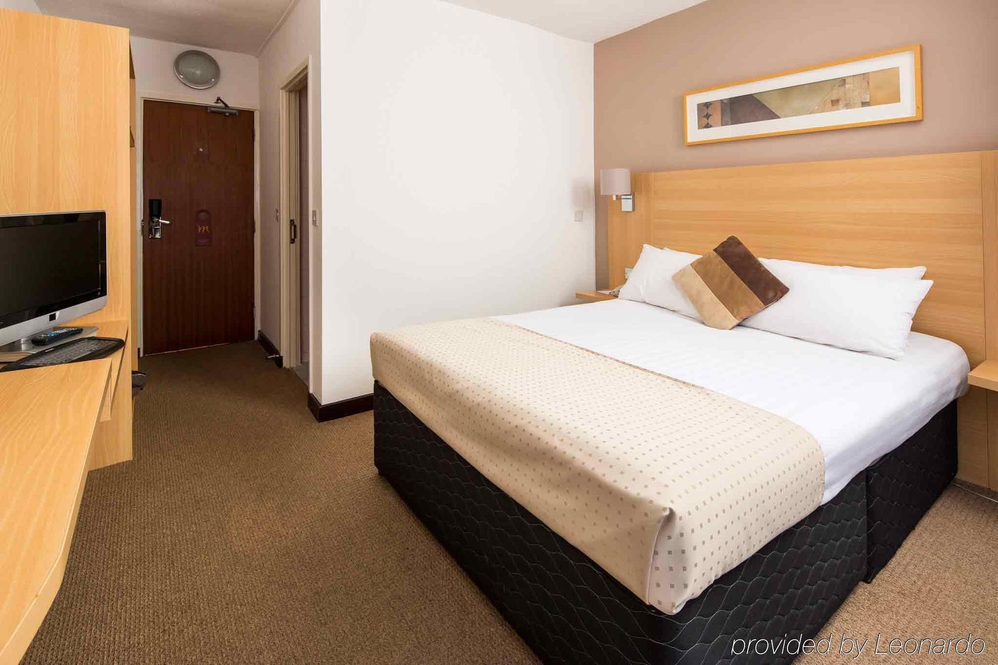 Mercure London Watford Hotel Экстерьер фото