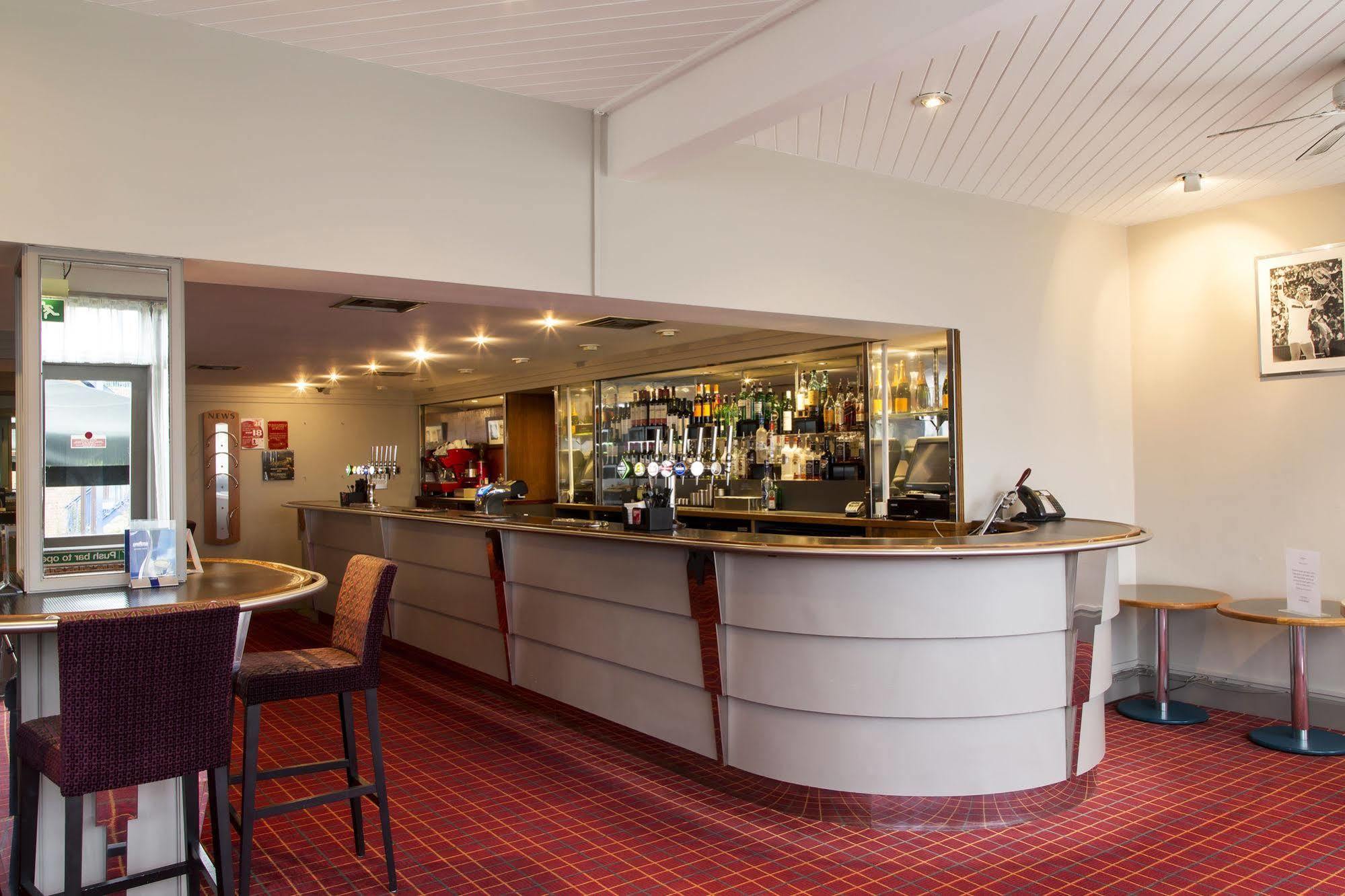 Mercure London Watford Hotel Экстерьер фото