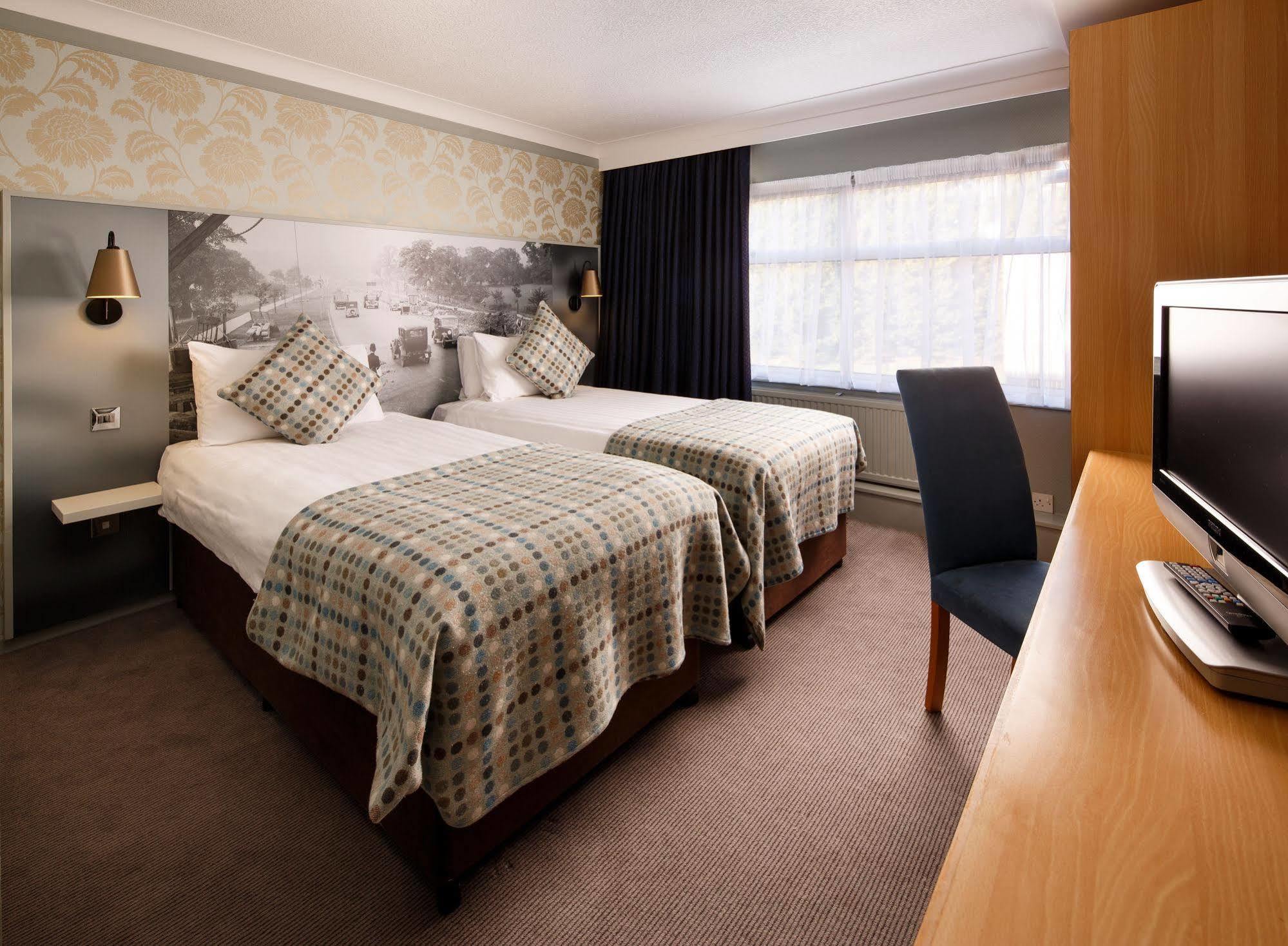 Mercure London Watford Hotel Экстерьер фото